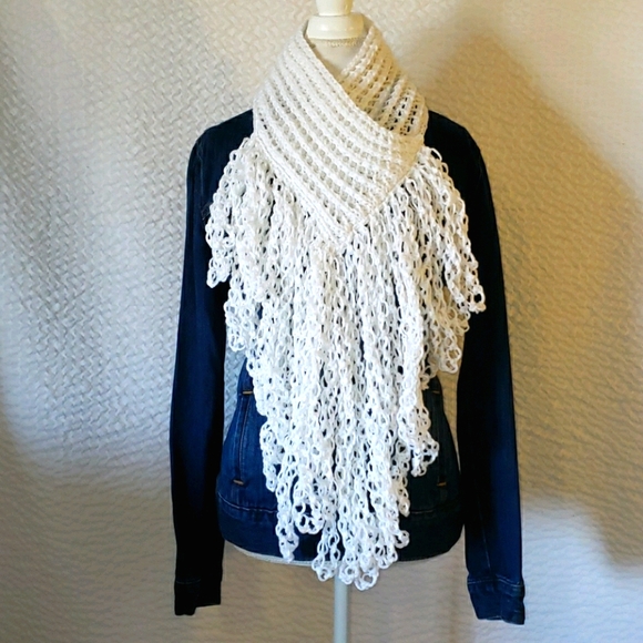 Handmade White Scarf. Crochet Knitted. Beautiful - Picture 5 of 5
